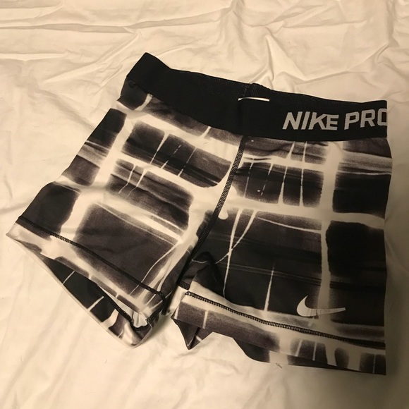 black and white nike pro shorts